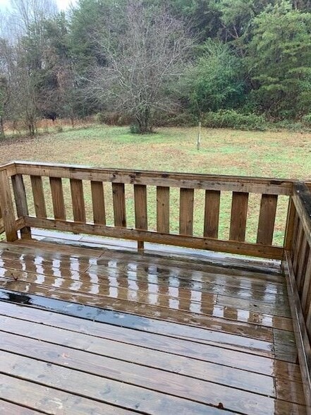 Back Deck - 516 Bowers Rd