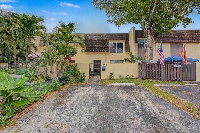 Building Photo - 3764 SW 60th Terrace