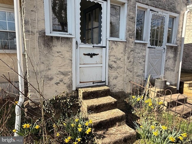 Building Photo - 3422 Tilden St