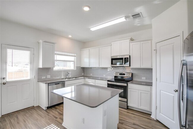 Building Photo - 140 Joe Kidd Ln