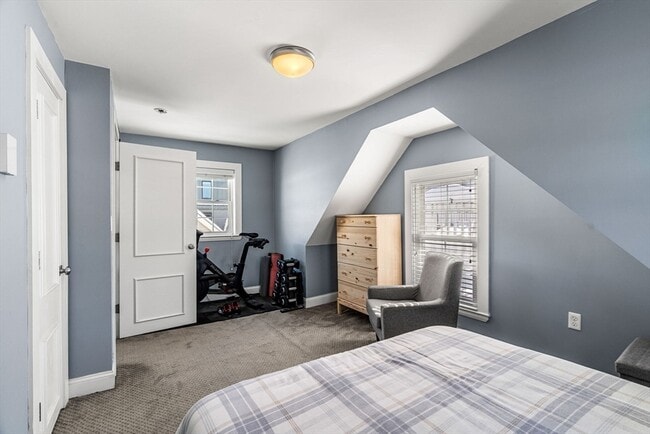 Building Photo - 87 Condor St