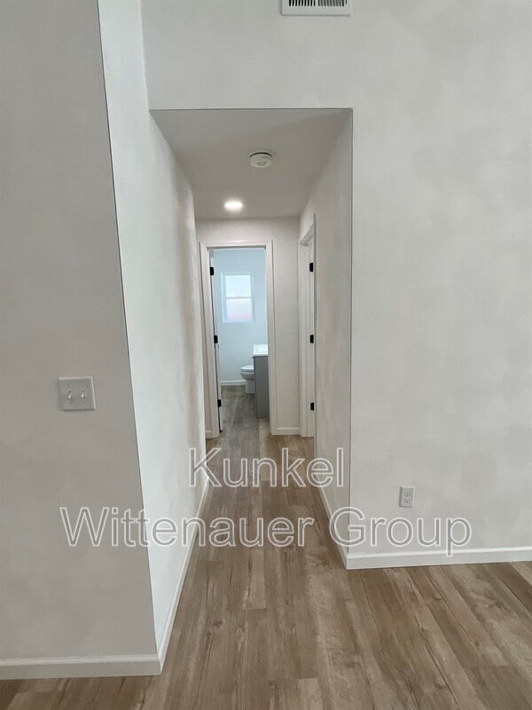 Building Photo - 5 Lakewood Dr