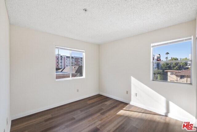 Building Photo - 321 S Occidental Blvd