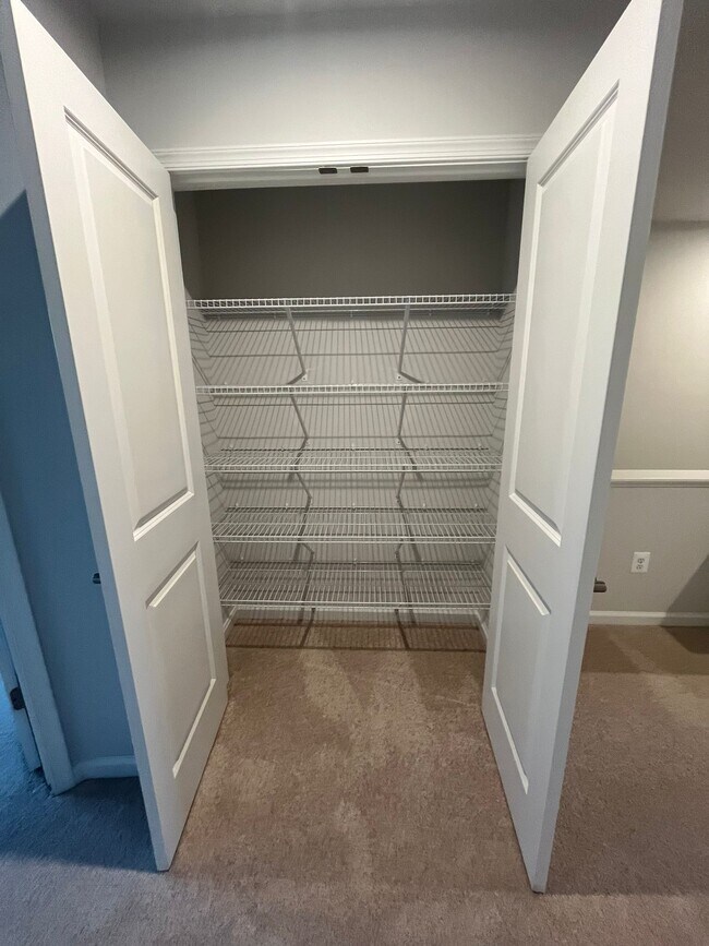 Building Photo - 5981 McComb St