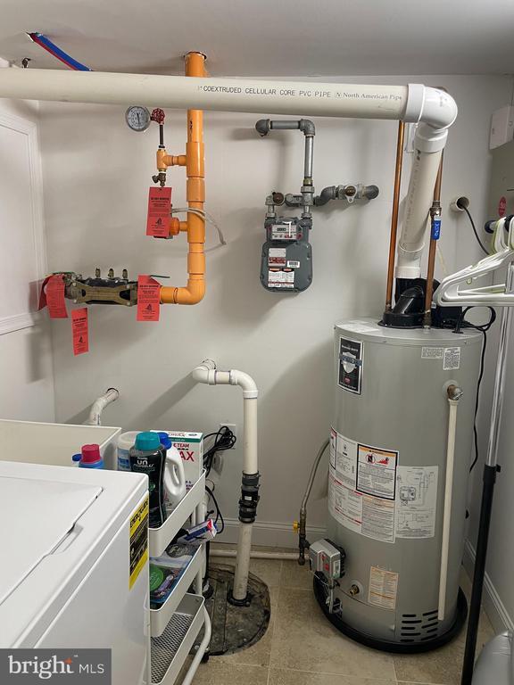 Building Photo - 2304 Alter St