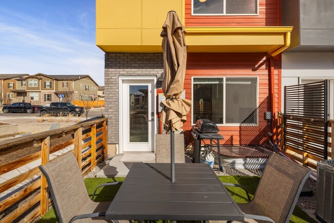 Building Photo - 3BD, 3.5BA Arvada Townhome with Patio and Yard