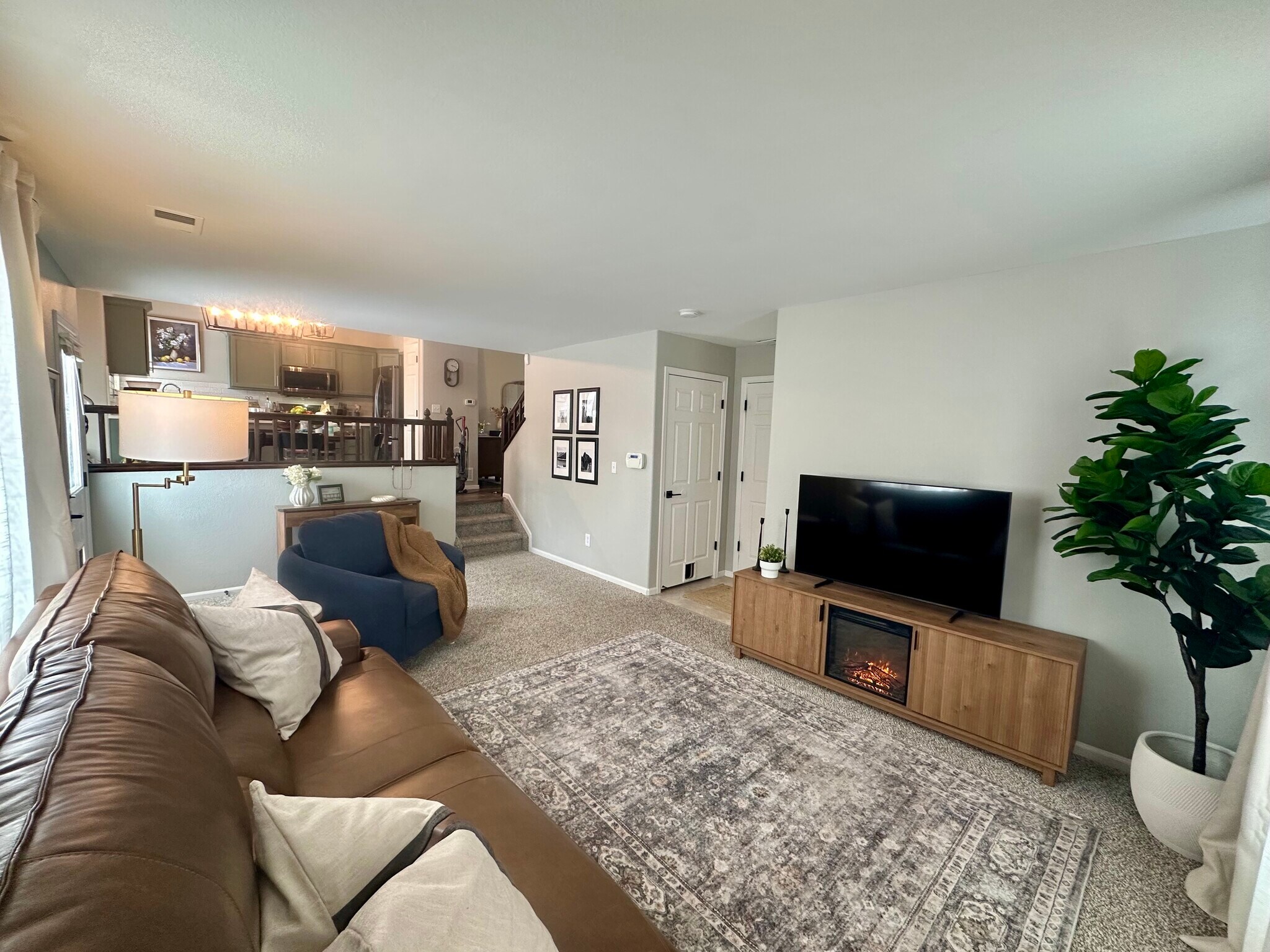 Building Photo - 10880 Longs Peak Ln