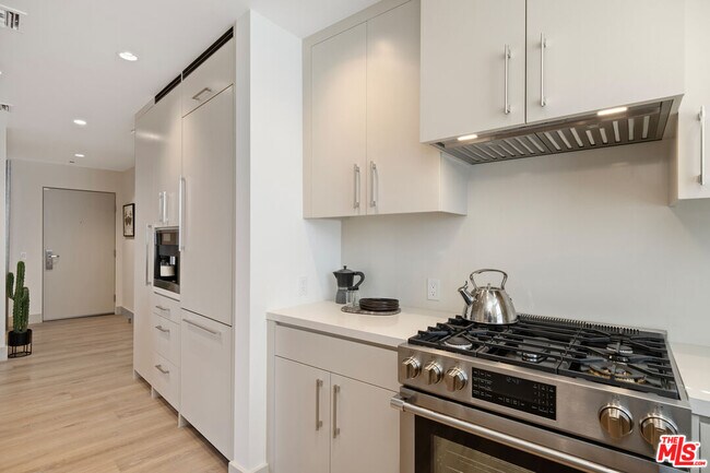 Building Photo - 130 S Sepulveda Blvd