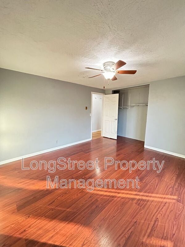 Building Photo - 2872 SE Linda St