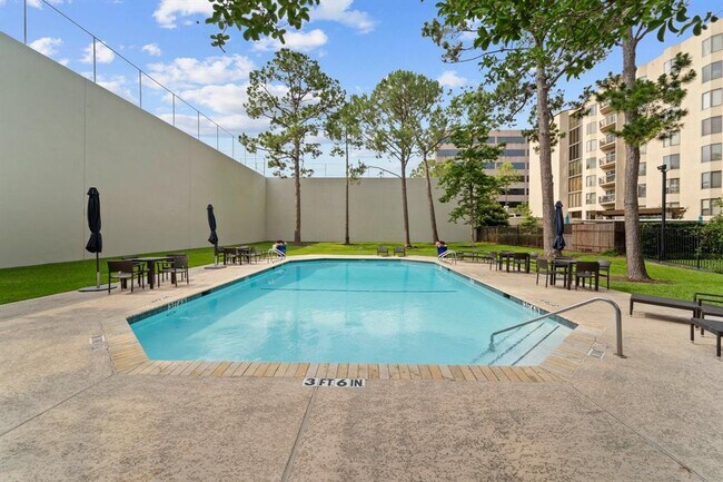 Building Photo - 651 Bering Dr