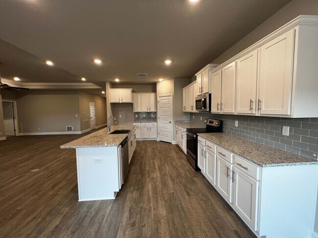 Building Photo - 10498 S Redland St