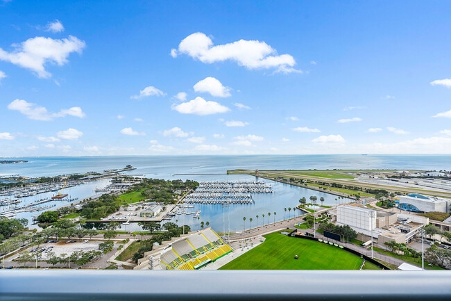 Building Photo - 301 1st St S