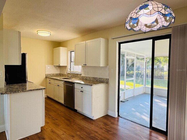 Building Photo - 7024 Moderna Way