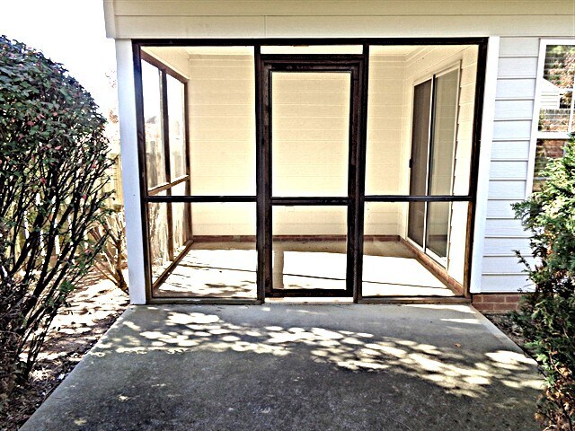 Building Photo - 7527 Henderson Park Rd