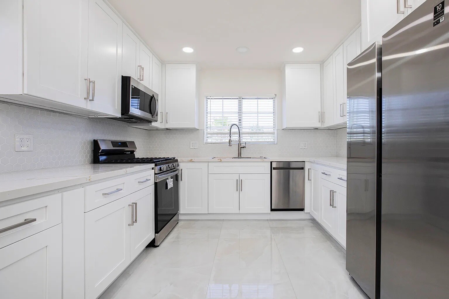 Building Photo - 11110 Odell Ave