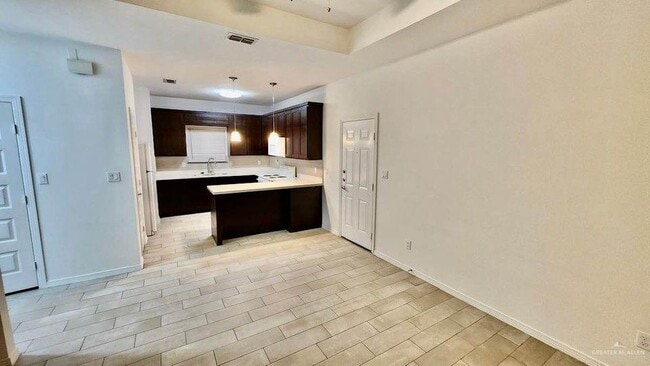 Building Photo - 3708 Valeria St