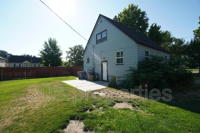 Building Photo - 1202 W Hale St