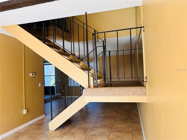 Building Photo - 2915 Pine Cone Cir