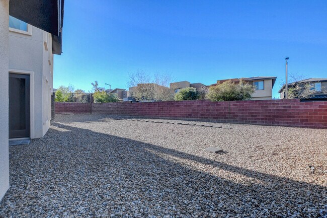 Building Photo - 6005 Andezano Dr