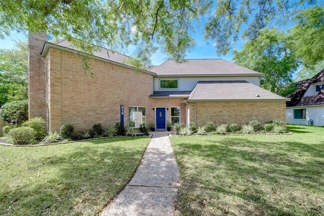 Primary Photo - 818 Silvergate Dr