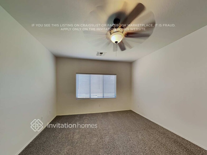 Building Photo - 2103 E La Costa Dr