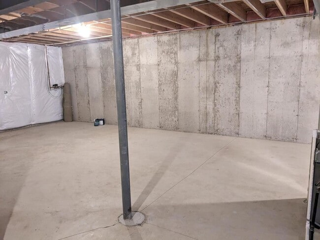Building Photo - 2 Solara Ct