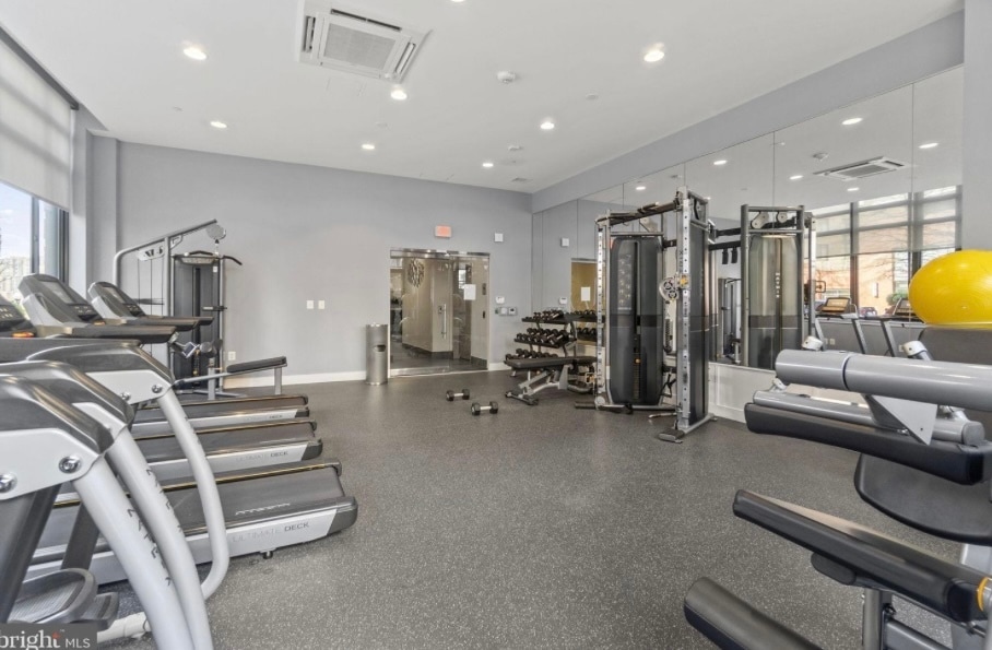 Building Photo - 2000 Clarendon Blvd