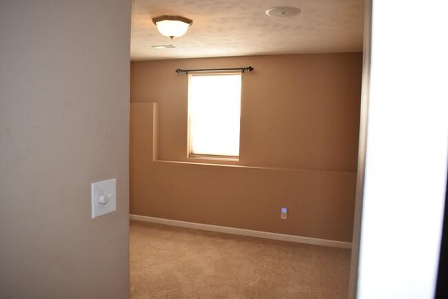 Building Photo - Beautiful spacious home in Waynesville