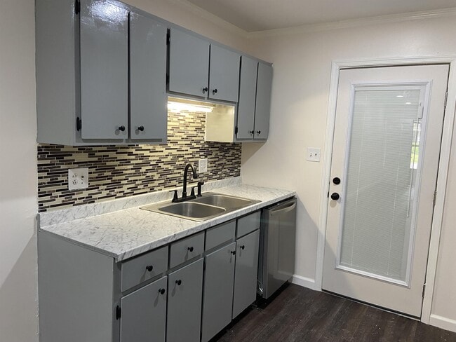 Building Photo - 2801 Jadan Pl