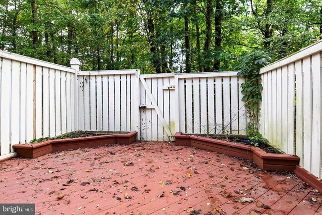 Building Photo - 1545 Woodcrest Dr