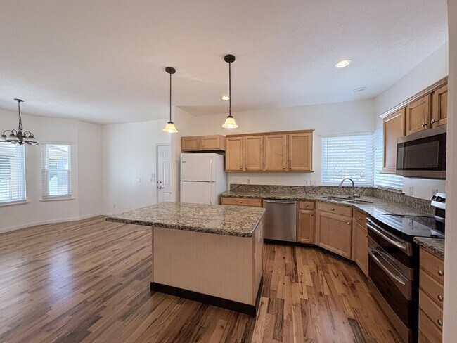 Building Photo - Peppercorn