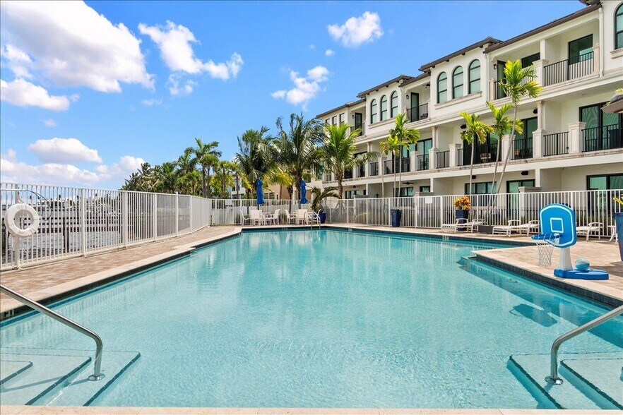 Building Photo - 619 Windward Cir