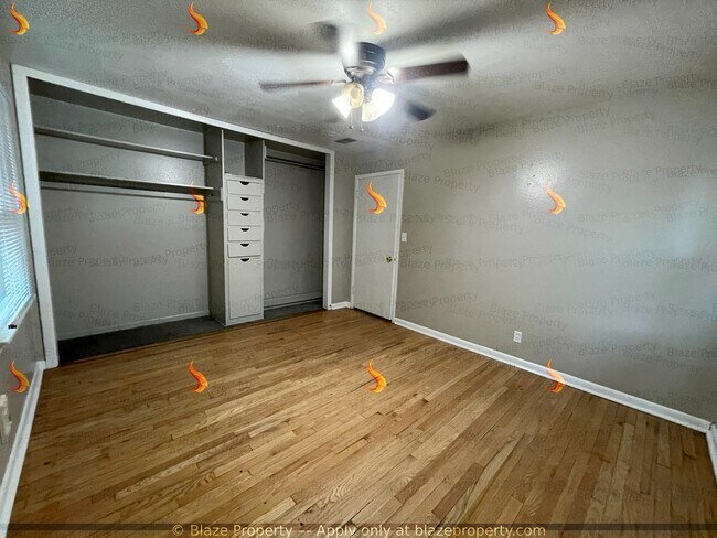 Building Photo - Spacious & Unique! 3 Bed, 1 Bath Home with Bonus Space for Rent