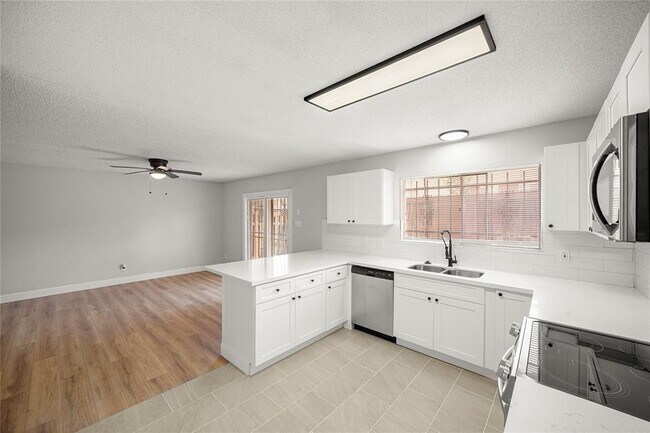 Building Photo - 10416 Hammerly Blvd