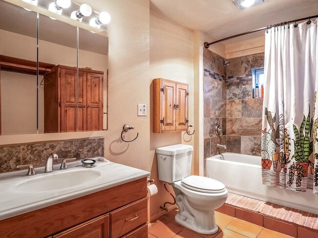 Building Photo - 29 Comanche Dr