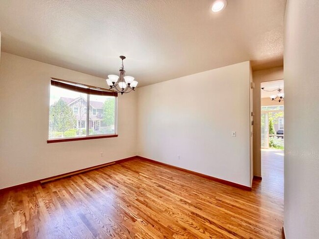 Building Photo - Beautiful 4 bed/ 3 bath Home with Office!