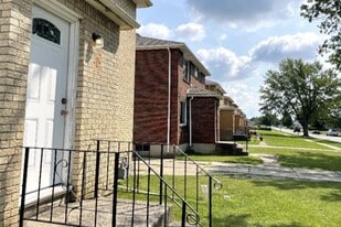 Building Photo - U-Crest & Belvedere Manor Apartments
