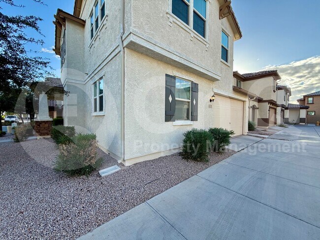 Building Photo - 270 N Scott Dr