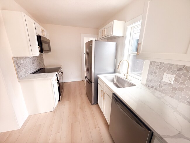 Building Photo - 509 11th St