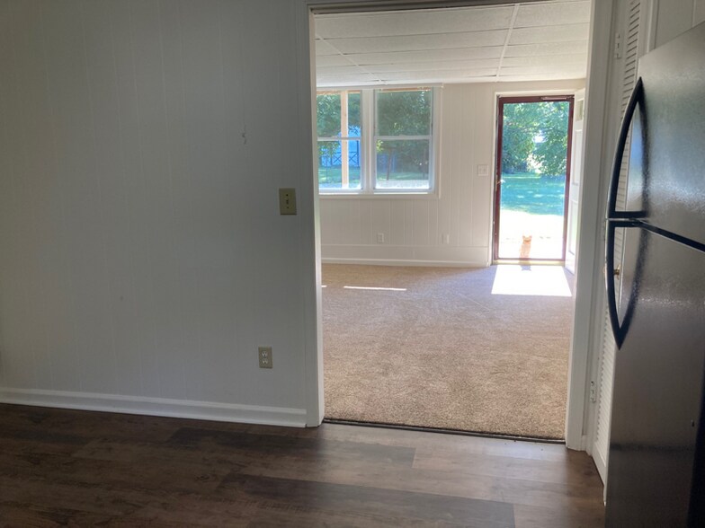 Building Photo - 602 Stuart Dr