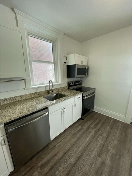 Building Photo - 136 S Spring Ave