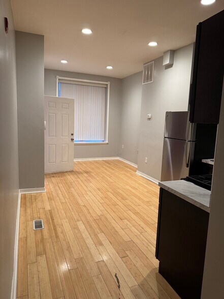 Building Photo - 3211 W Montgomery Ave