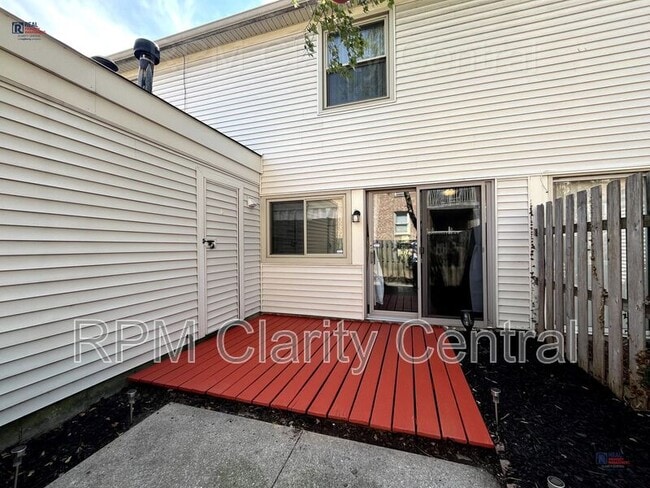 Building Photo - 996 Chatham Ln