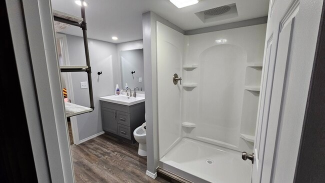 Building Photo - 315 N Pecan St