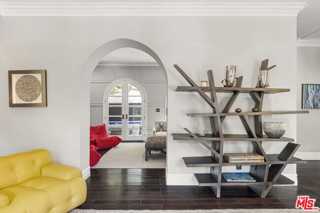 Building Photo - 2422 Cazaux Pl