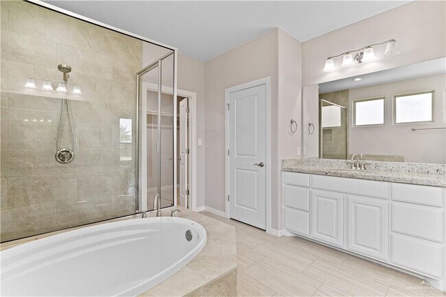 Building Photo - 14224 Amistad Cir