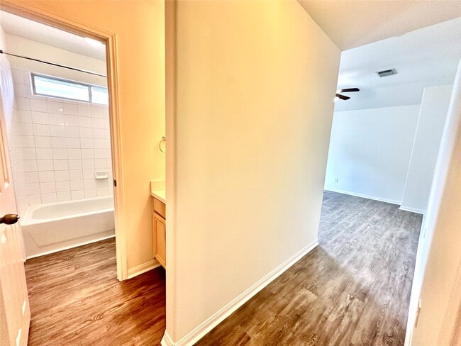 Building Photo - 25311 Clover Ranch Dr
