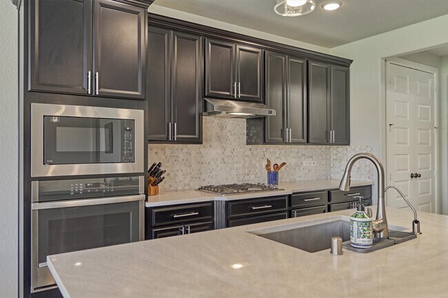 Building Photo - 15846 Weston Ridge Dr
