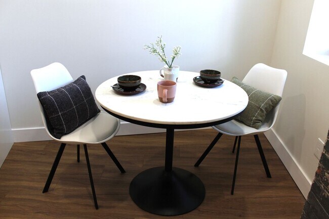 Building Photo - 110 Hotel St