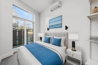 Building Photo - Furnished room/NOT APARTMENT